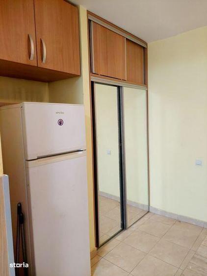 Apartament cu 2 camere semidecomandat, mobilat în Central