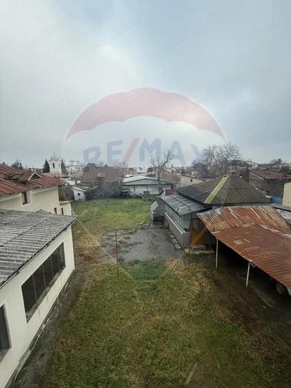 Casă cu 7 camere cu Teren 1269 Mp în Cantacuzino