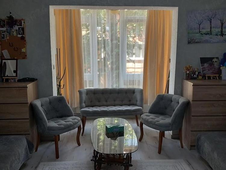 Apartament 3 camere, decomandat, - - 1