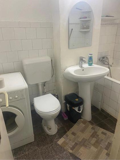 Apartament cu 3 camere decomandat în Războieni