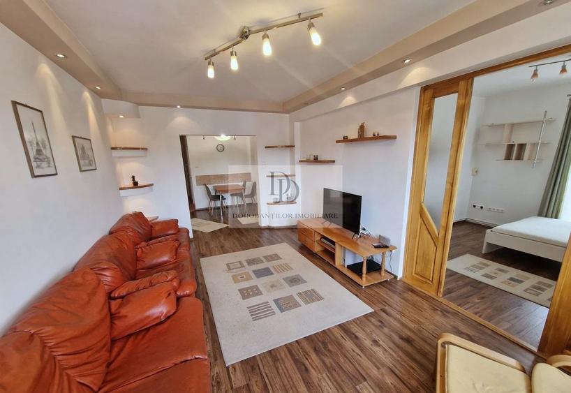 Apartament cu 4 camere decomandat, mobilat în Zorilor