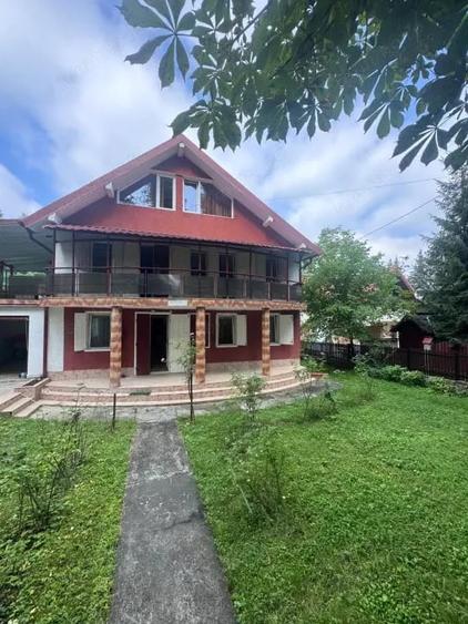Casă cu Teren 1153 Mp în Solca