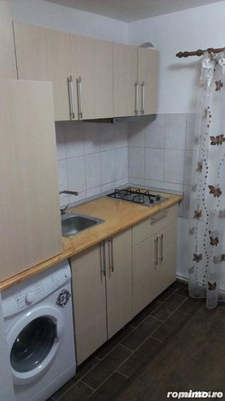 Garsonieră decomandată în Girocului