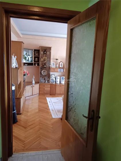 Vanzare apartament 4 camere-Bd. Decebal - 3