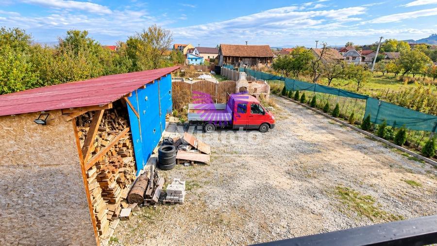Casă individuală cu 5 camere cu Canalizare în Cornățel