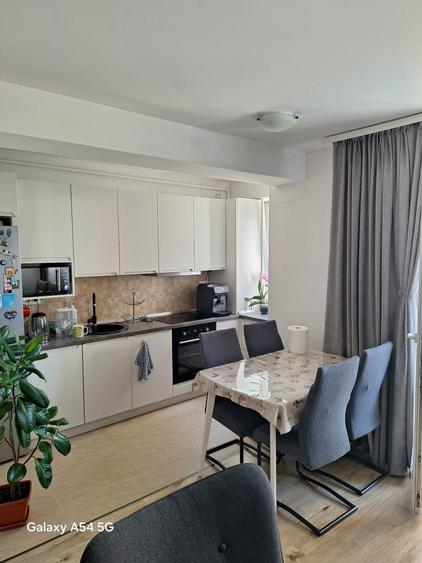 Apartament cu 2 camere decomandat în Între Lacuri