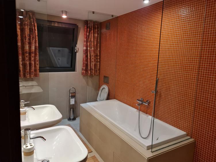 Apartament cu 2 camere decomandat, mobilat în Faleza Nord