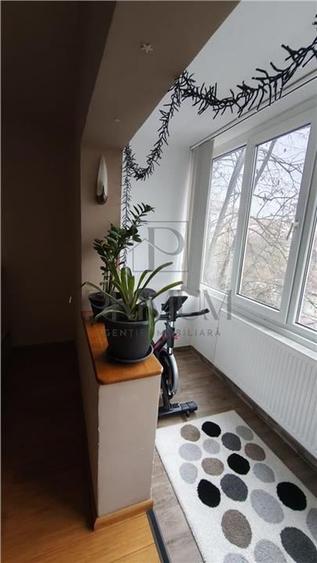Apartament cu 4 camere decomandat, mobilat în Steaua