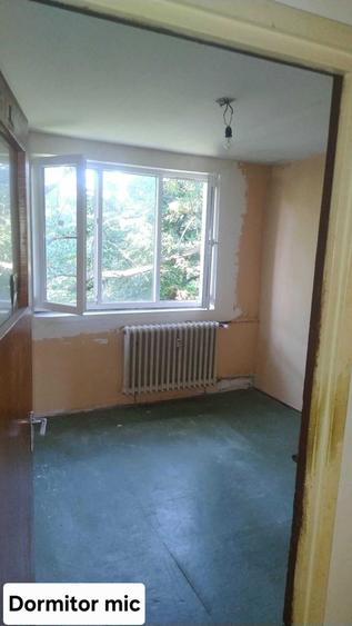 Apartament cu 3 camere semidecomandat în Drumul Taberei