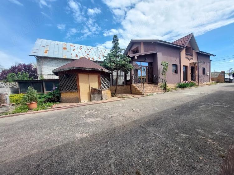 Casă cu Teren 743 Mp în Central