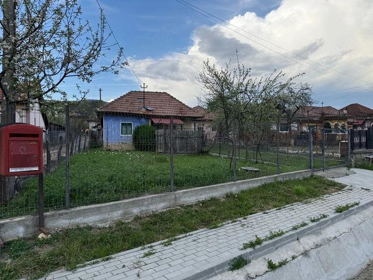 Teren de 570 mp, în Sălătrucel