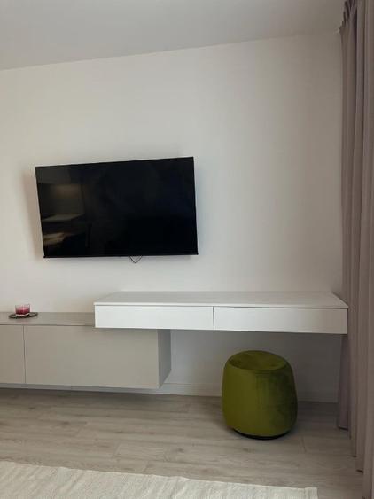 Apartament cu 2 camere semidecomandat în Tei