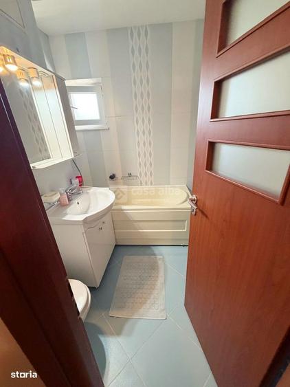 Apartament cu 3 camere decomandat, mobilat în Dacia