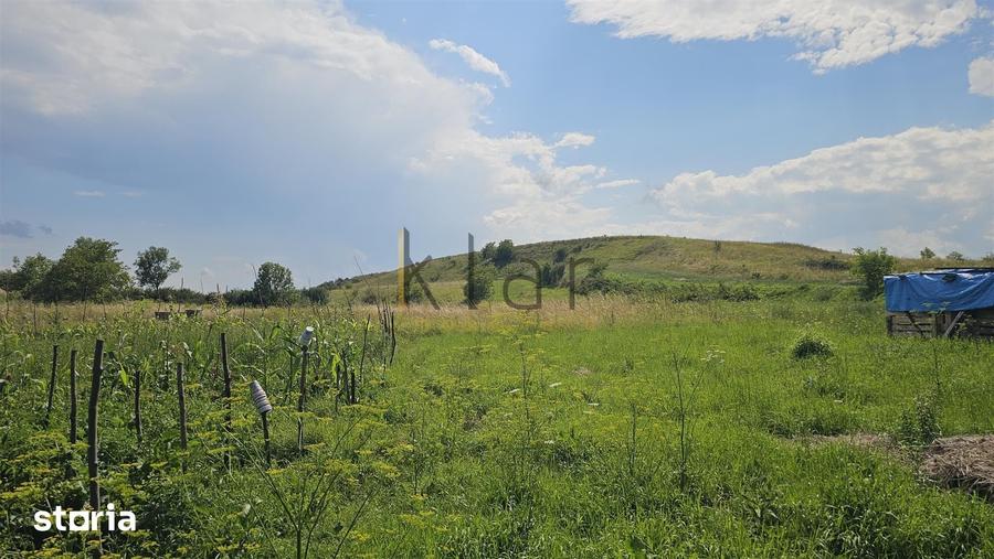 Teren de 3172 mp, în Aiton