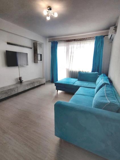 Apartament cu 2 camere decomandat în Tractorul