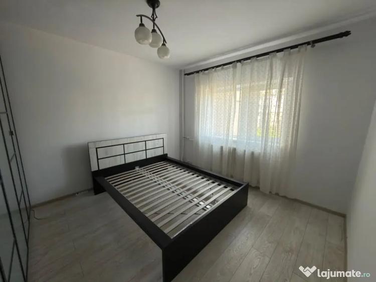 Apartament cu 3 camere semidecomandat în Mărășești