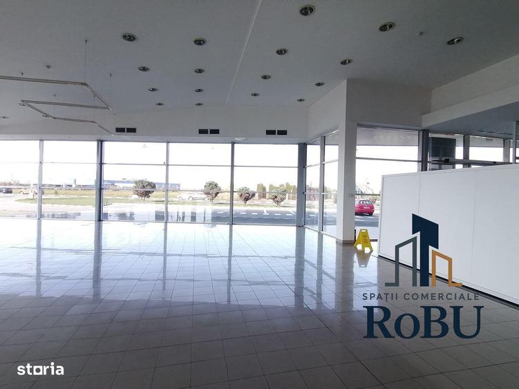 Spațiu comercial, de 1,200 mp, în Central