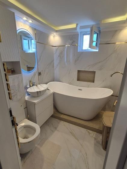 Apartament cu 4 camere decomandat în Rogerius