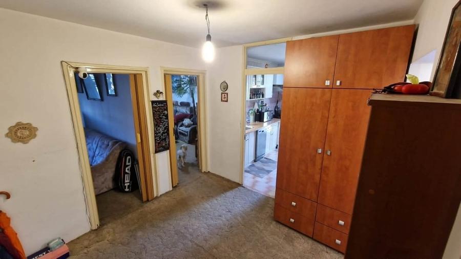 Apartament cu 4 camere semidecomandat în Militari