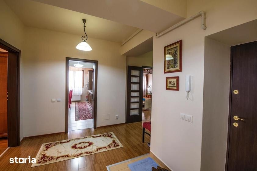 Apartament cu 3 camere decomandat în Central