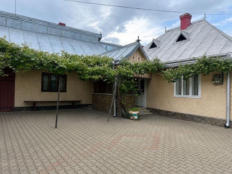 Casă cu 4 camere în Frătăuții Vechi