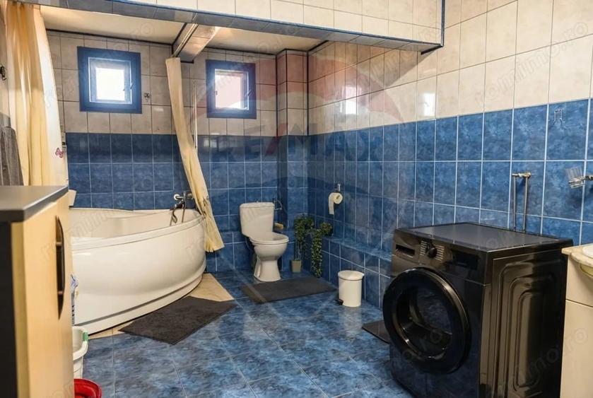 Casă cu Teren 946 Mp în Central