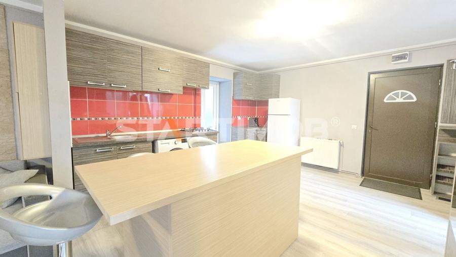 Apartament cu 3 camere semidecomandat în Centrul Istoric — fotografia 2