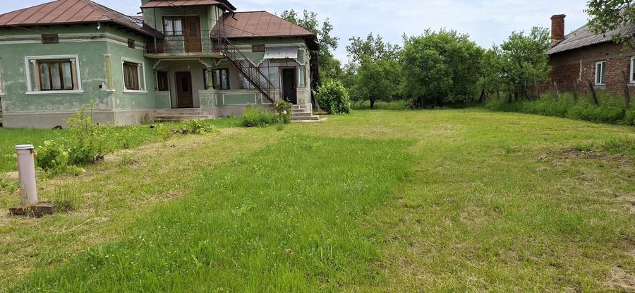 Casă cu 4 camere în Moșoaia