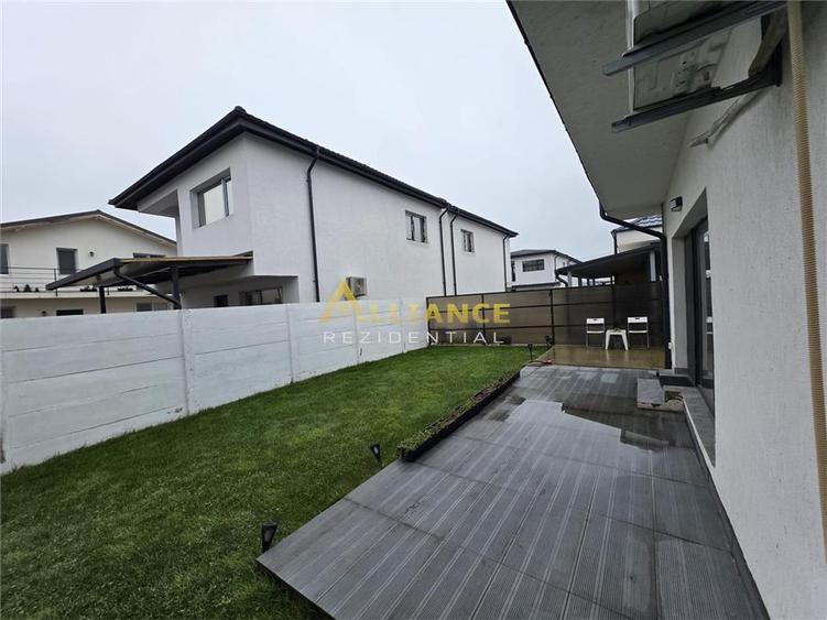 Duplex cu 3 camere cu Canalizare în Central