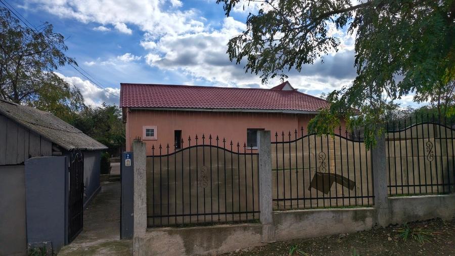 Casă individuală cu 3 camere cu Garaj în Casicea