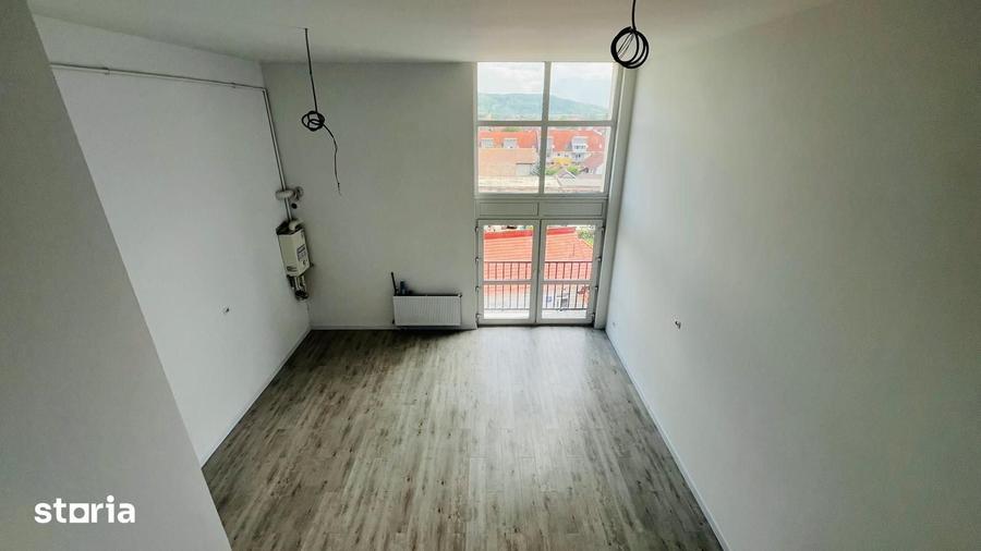 Apartament cu 4 camere în Sebeș