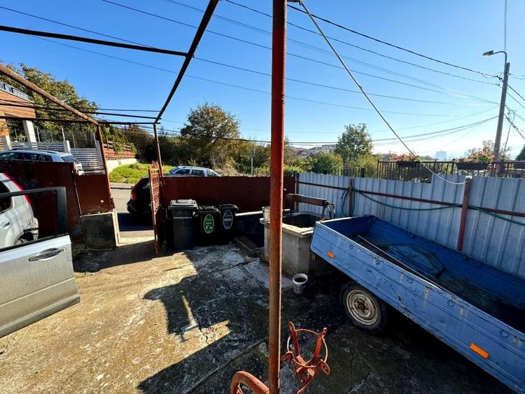 Casă individuală cu 3 camere cu Canalizare în Dâmbul Rotund
