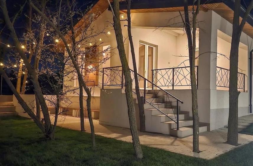 Casă cu 5 camere în Tâncăbești