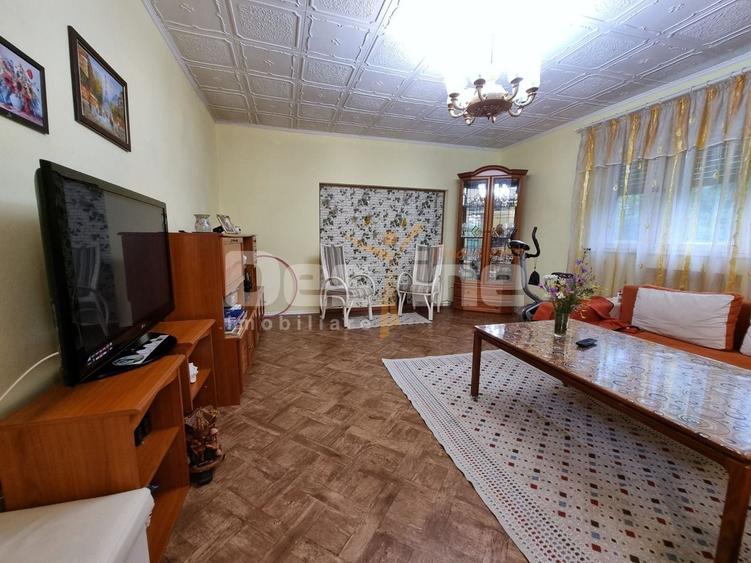 Casă individuală cu 3 camere cu Canalizare în Ogretin
