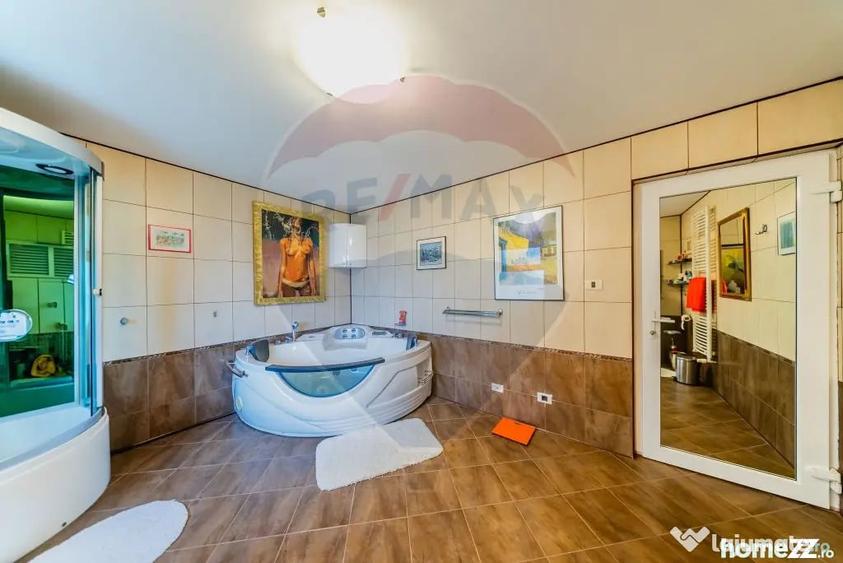 Casă cu 4 camere cu Teren 921 Mp în Subcetate