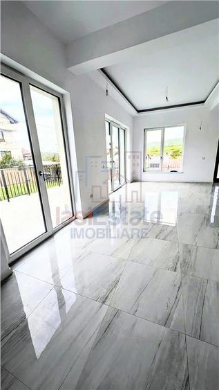 Apartament cu 3 camere în Filiași
