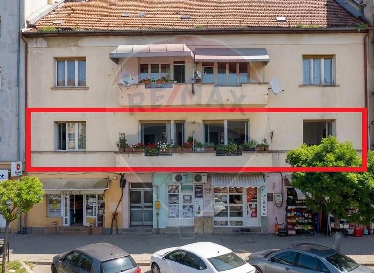 Apartament cu 4 camere semidecomandat în Iosefin