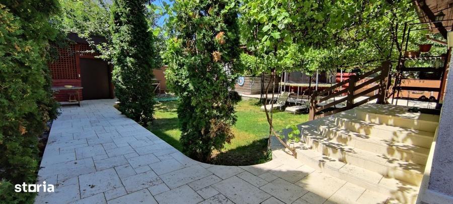 Casă cu 4 camere în Podul de Fier