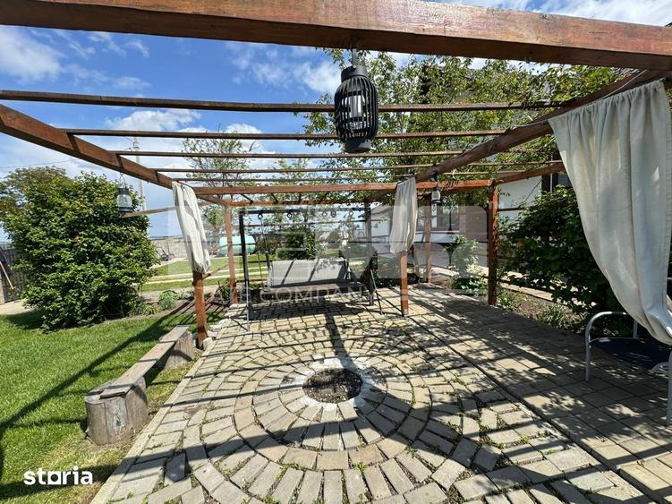 Casă cu 4 camere cu Teren 930 Mp în Udești