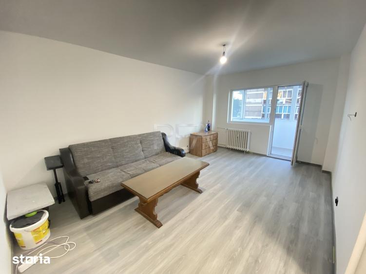 Apartament cu 2 camere semidecomandat, mobilat în Rahova