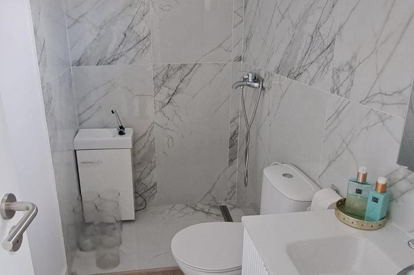 Casă cu 7 camere cu Teren 300 Mp în Dorobanți