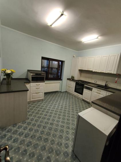 Apartament cu 3 camere decomandat în Aviatorilor