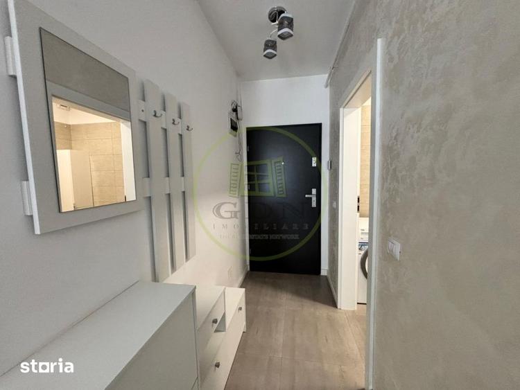 Apartament cu 2 camere semidecomandat, mobilat în 1 Mai