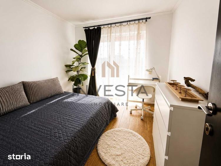 Apartament cu 4 camere semidecomandat în Între Lacuri