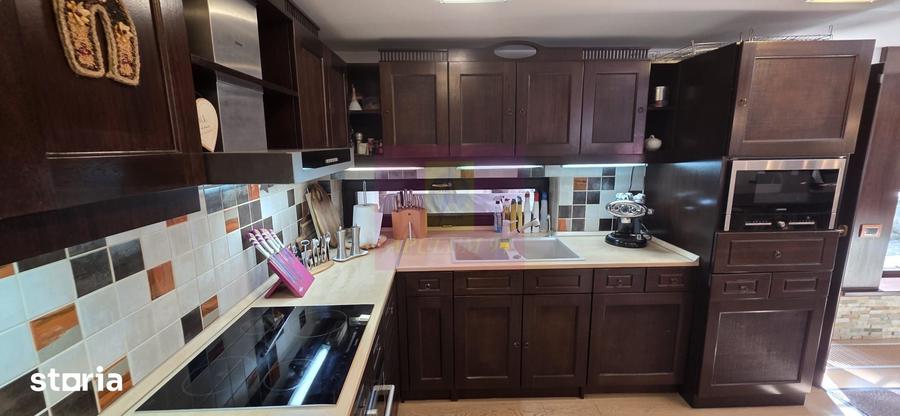 Casă cu 5 camere cu Teren 680 Mp în Central