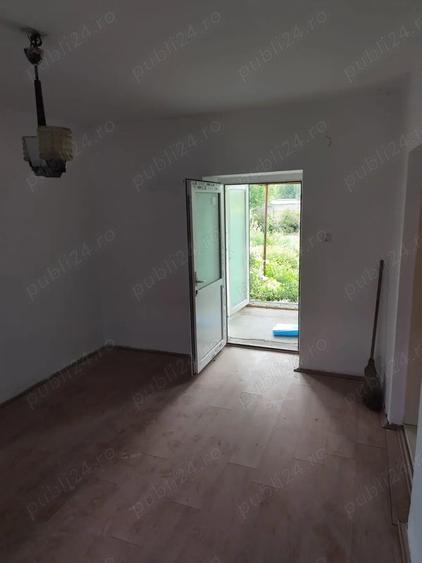 Casă cu 3 camere în Cenei