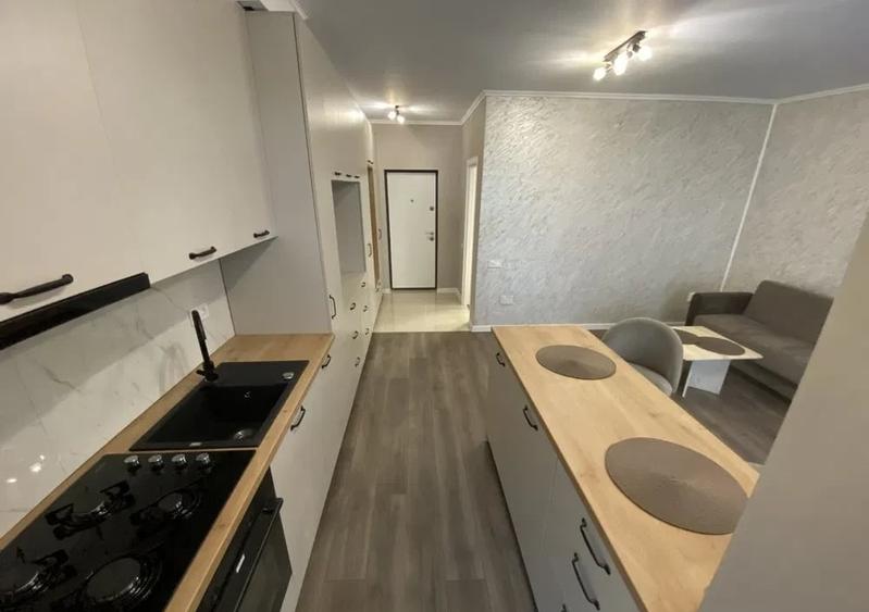 Apartament cu 2 camere semidecomandat, mobilat în Florești