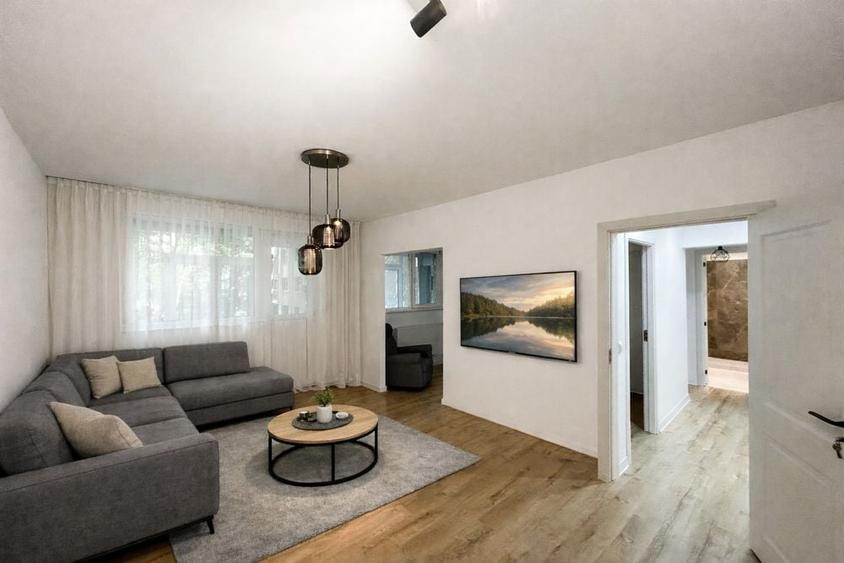 Apartament cu 3 camere decomandat în Drumul Taberei