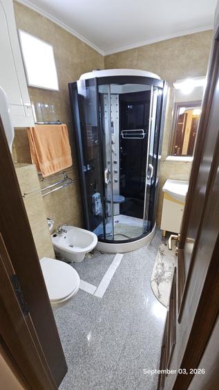 Apartament cu 3 camere decomandat în Calea Călărașilor