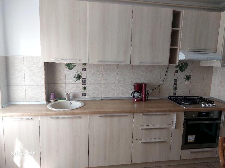 Apartament cu 2 camere decomandat, mobilat în Răcădău